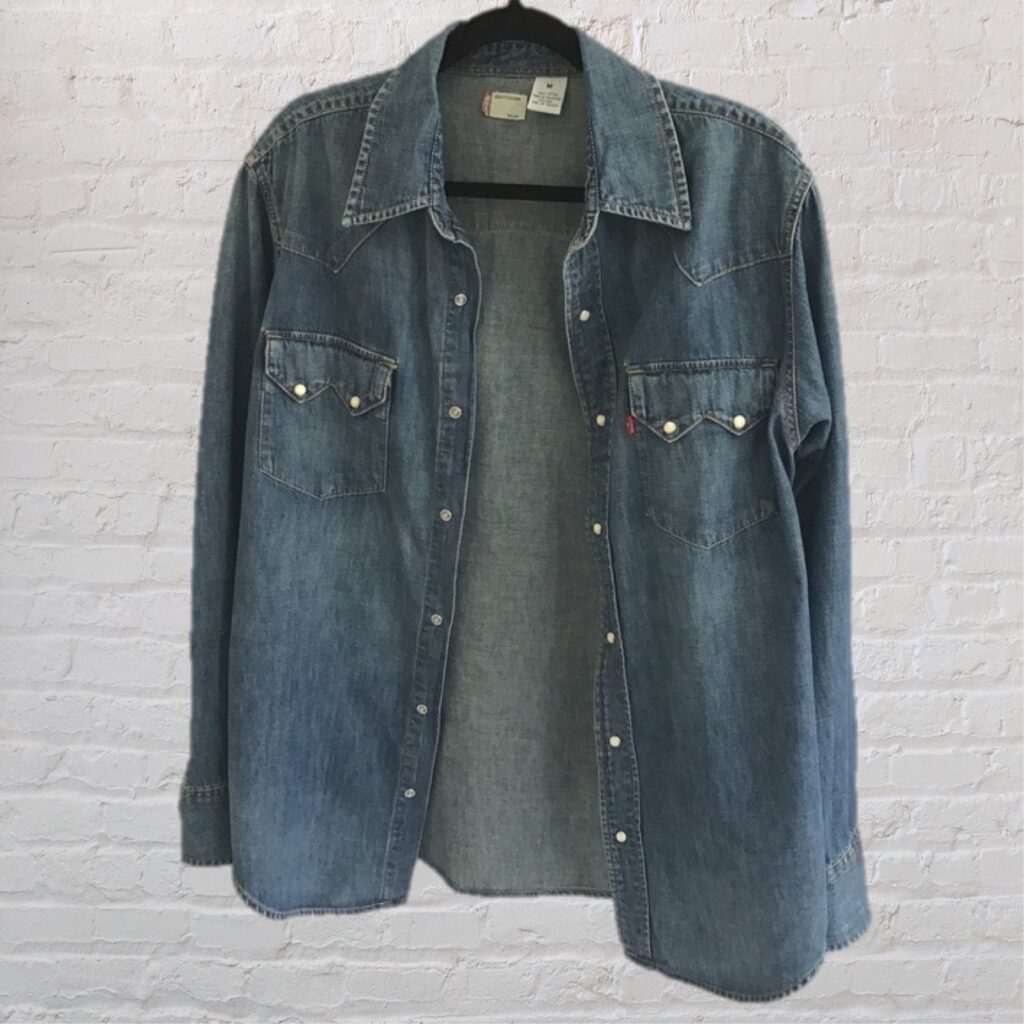 Vintage Levi's Blue Denim Shirt - Size Medium