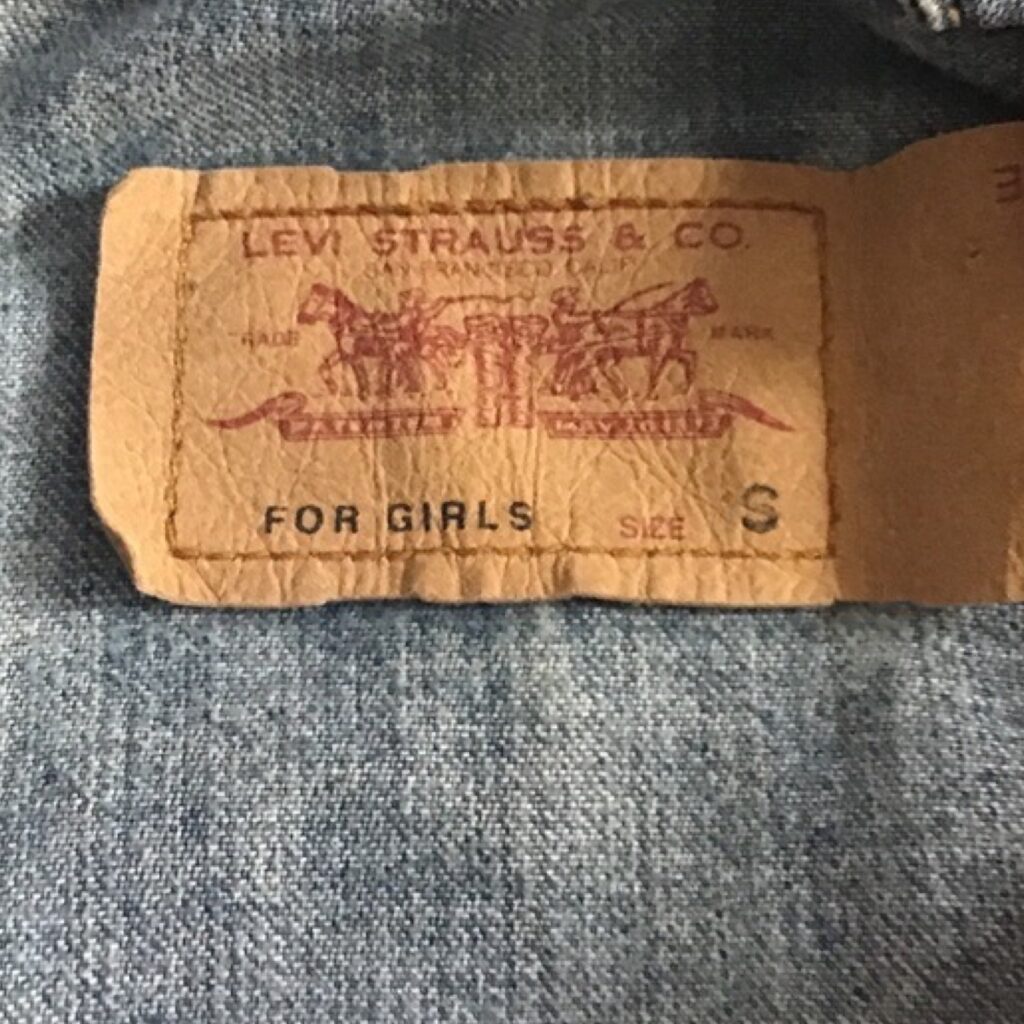 Vintage Levi's Girl's Denim Jacket (S) - Funky Zip up