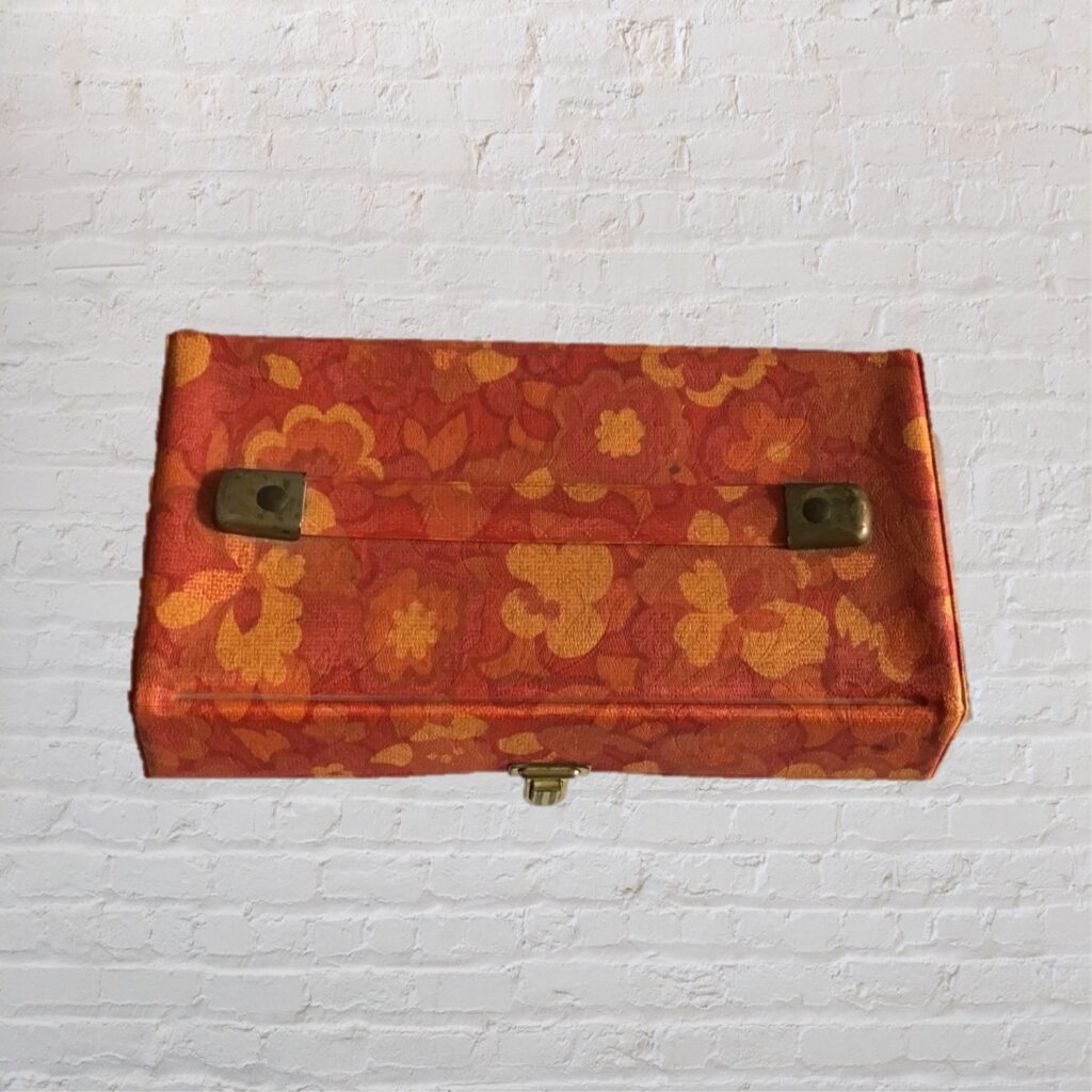 Cute Vintage 70's Flower Power Small handled Case - Image 3