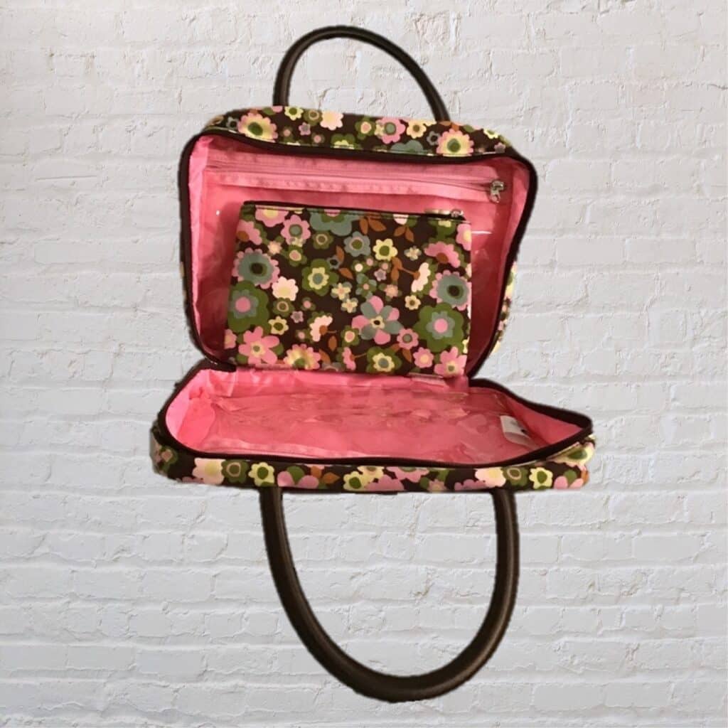 Retro Flower Power Beauty Holdall
