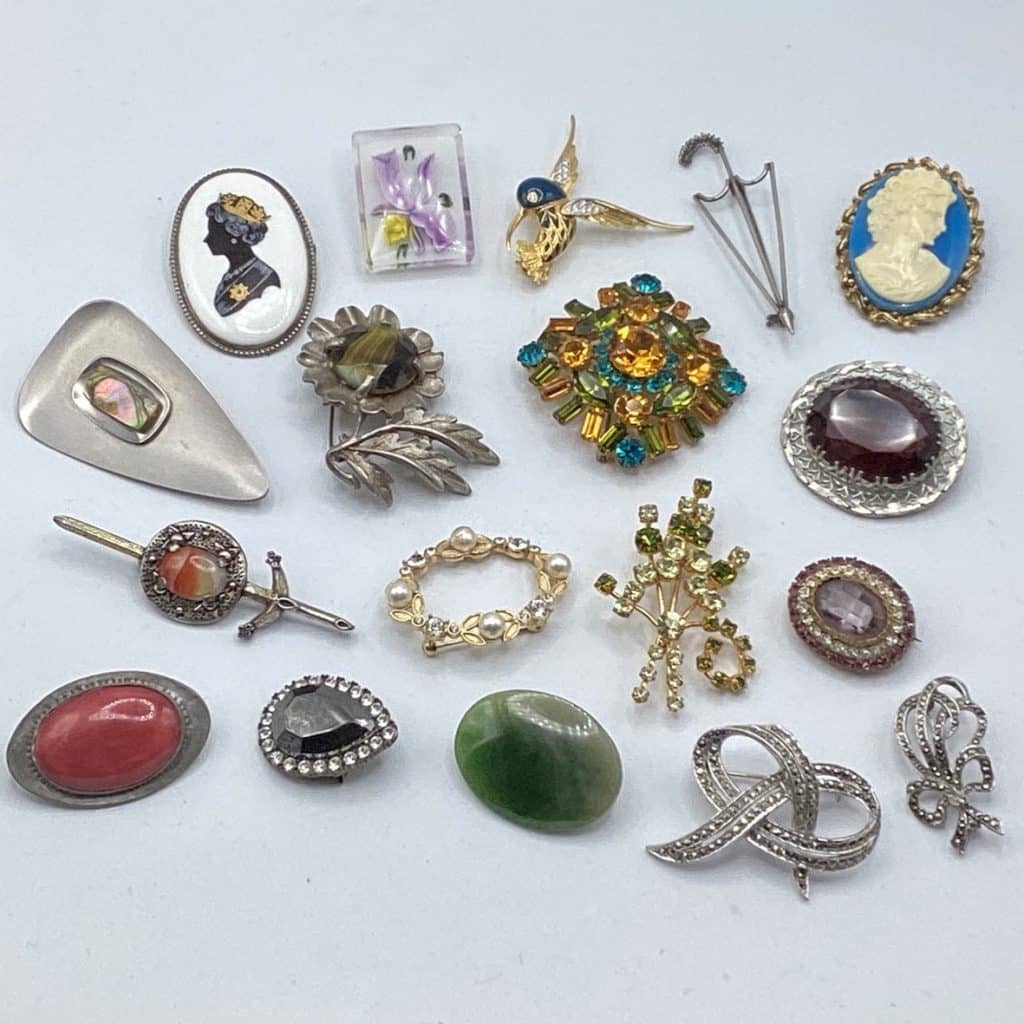 Vintage Costume Jewellery Lot | Collection of amazing 50's 60's 70's Brooches