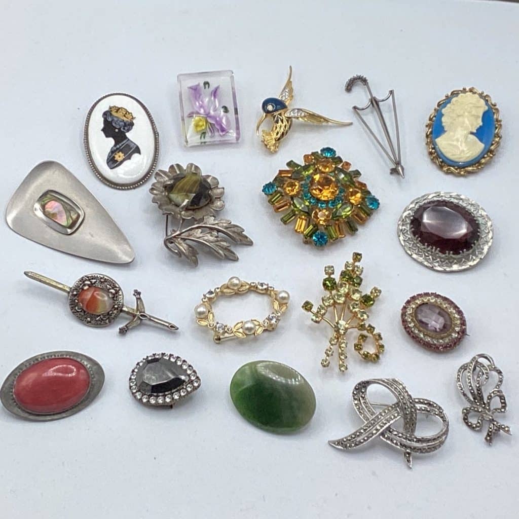 Vintage Costume Jewellery Lot | Collection of amazing 50's 60's 70's Brooches